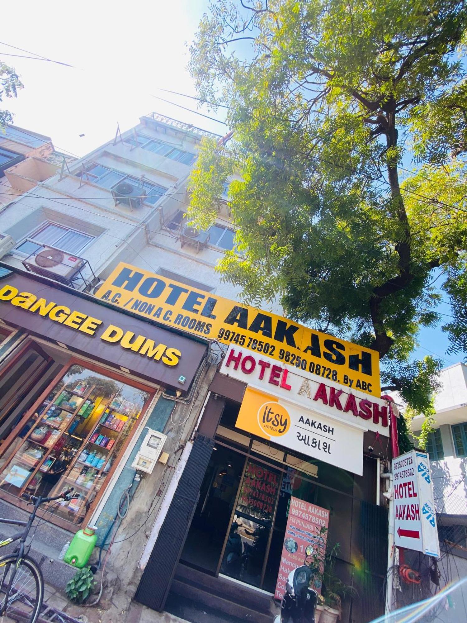 Hotel Aakash Navrangpura Ahmedabad Exterior foto